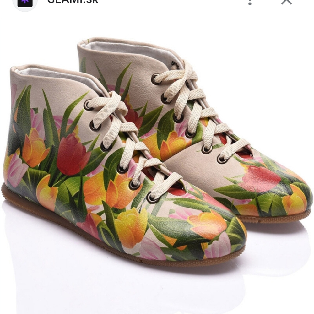 NWT.Streetfly Canvas Shoe Size 41.Us 9.5